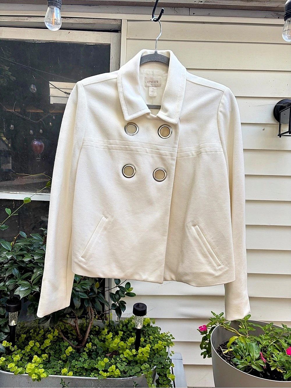 Chico’s Women’s Size 1 Cream Grommet Double Breasted Stretch Jacket Blazer